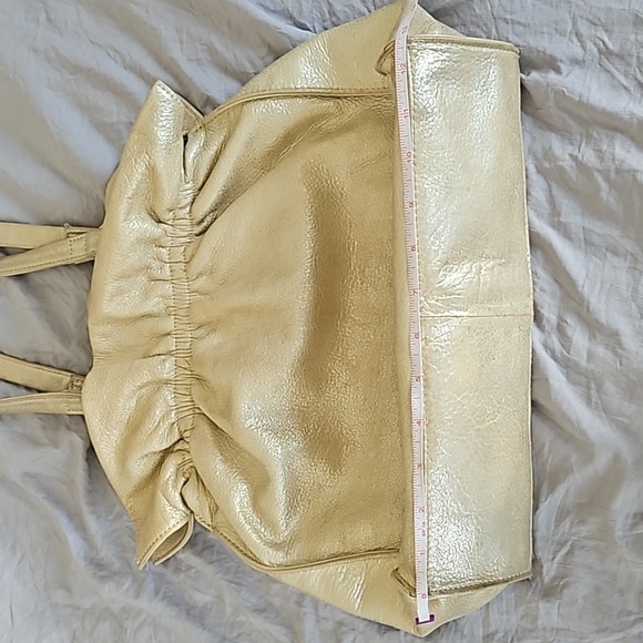 HOBO International Caliber in pearled silver metallic leather - Picture 7 of 16